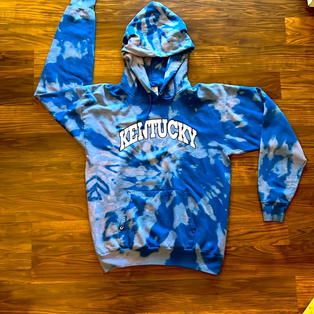 University of Kentucky women’s hoodie tie dye size medium preowned